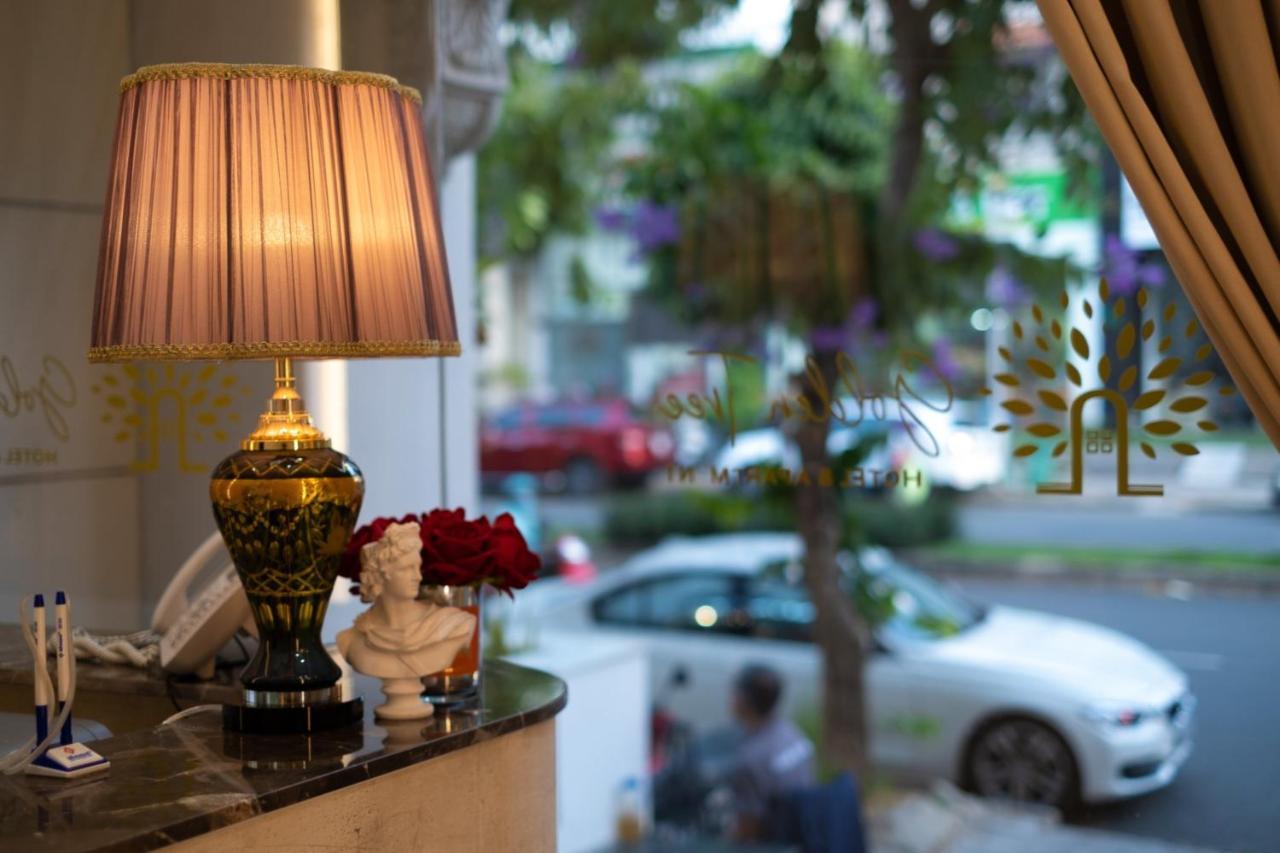 โกลเด้น ทรี โฮเทล แอนด์ อพาร์ตเมนต์ Hotel โฮจิมินห์ซิตี้ ภายนอก รูปภาพ