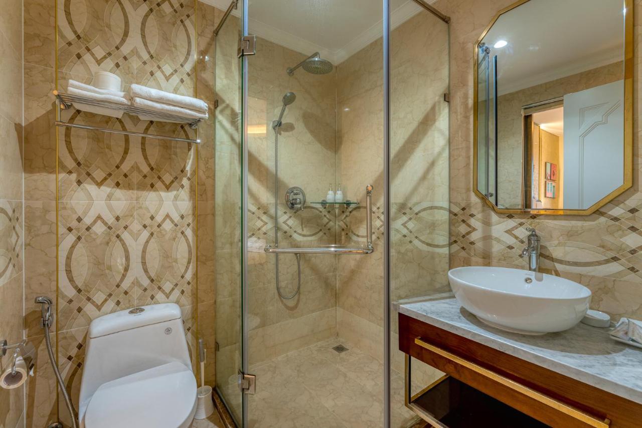โกลเด้น ทรี โฮเทล แอนด์ อพาร์ตเมนต์ Hotel โฮจิมินห์ซิตี้ ภายนอก รูปภาพ