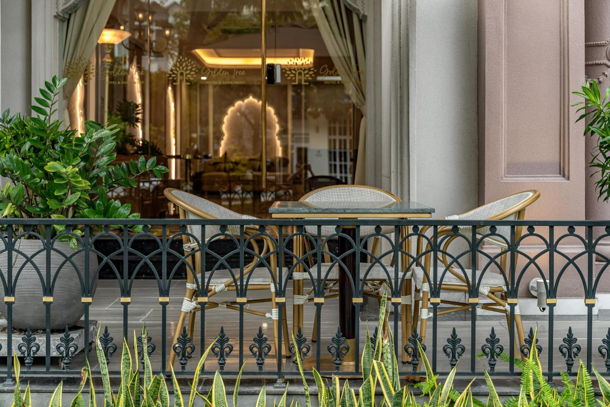 โกลเด้น ทรี โฮเทล แอนด์ อพาร์ตเมนต์ Hotel โฮจิมินห์ซิตี้ ภายนอก รูปภาพ